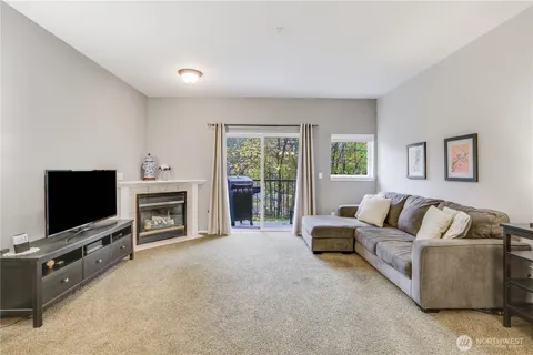 $474,900 | 1800 Northeast 40th Street, Unit G5, Renton, WA 98056