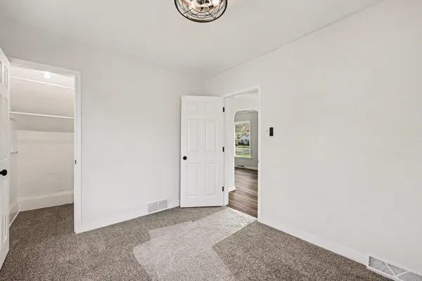 $189,900 | 1104 North Waterloo Avenue, Jackson, MI 49202