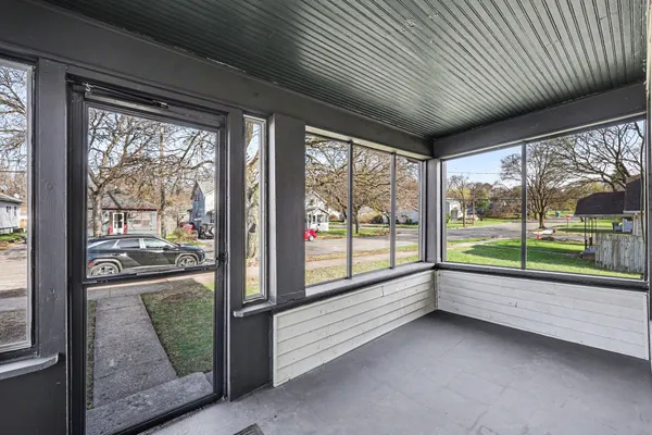 $189,900 | 1104 North Waterloo Avenue, Jackson, MI 49202