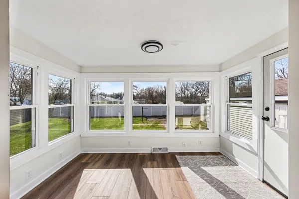 $189,900 | 1104 North Waterloo Avenue, Jackson, MI 49202