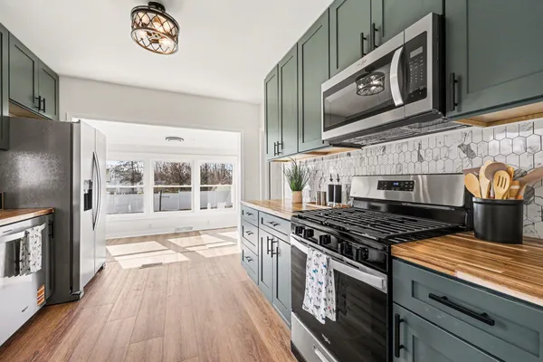 $189,900 | 1104 North Waterloo Avenue, Jackson, MI 49202