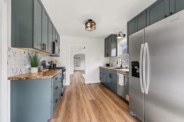 $189,900 | 1104 North Waterloo Avenue, Jackson, MI 49202