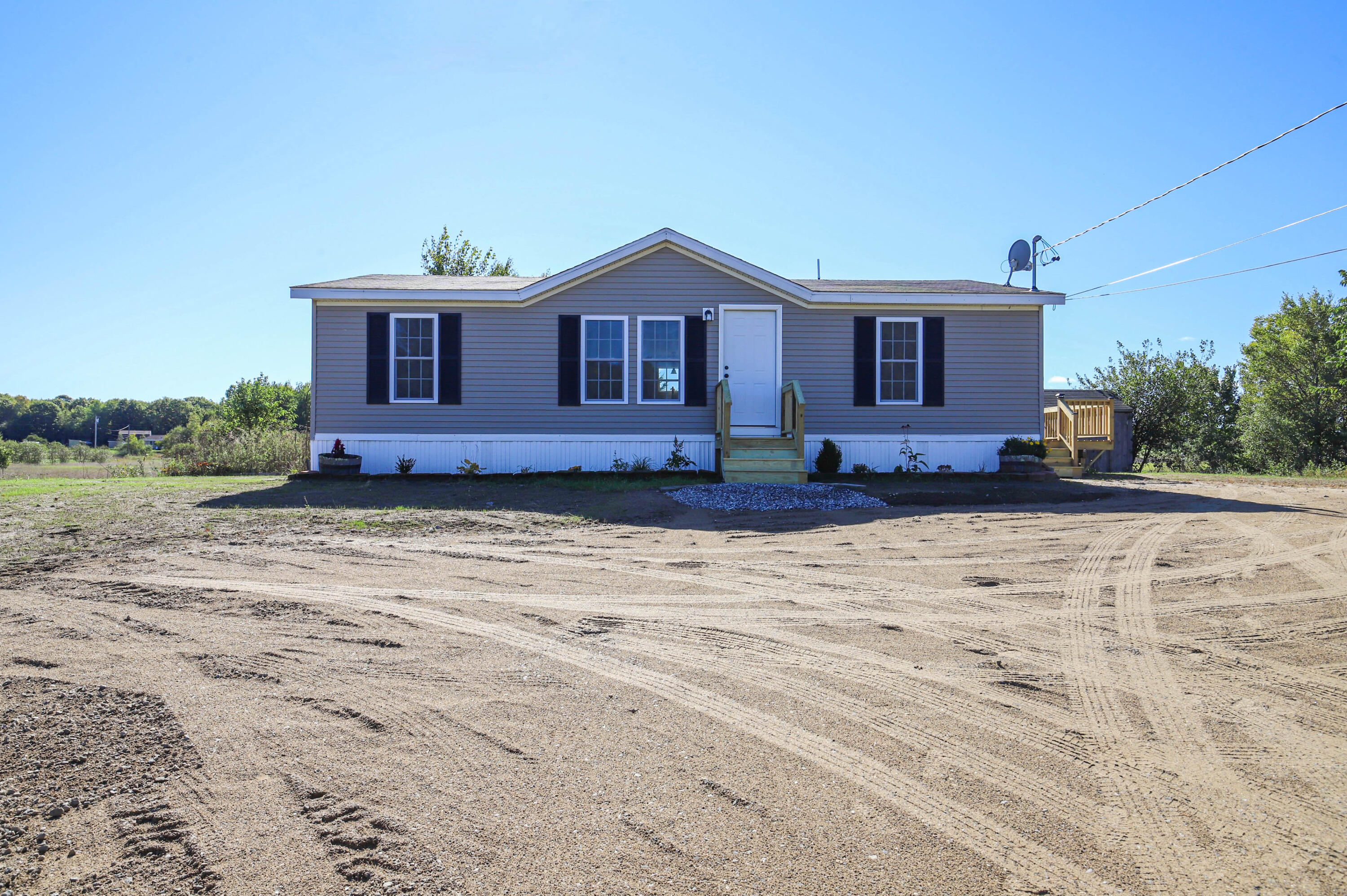 17 A Henderson Road Buxton, ME 04093 - Photo 2 of 27 17A Henderson Rd Buxton -60