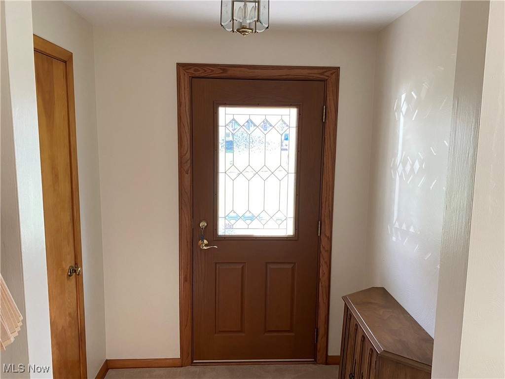 421 Omar Street Struthers, OH 44471 - Photo 2 of 31 View of entryway