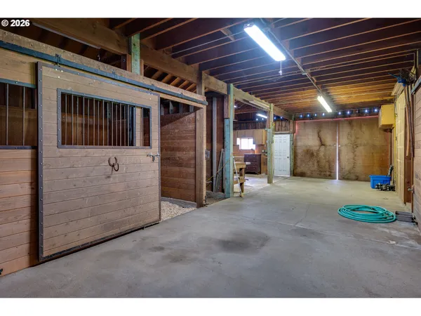 $899,000 | 16454 Highway 211, Molalla, OR 97038