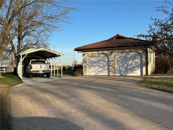 $265,000 | 2405 South Stilwell Street, Pittsburg, KS 66762