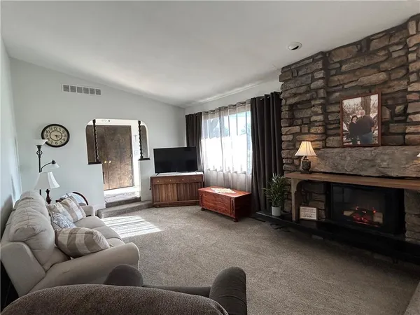 $265,000 | 2405 South Stilwell Street, Pittsburg, KS 66762