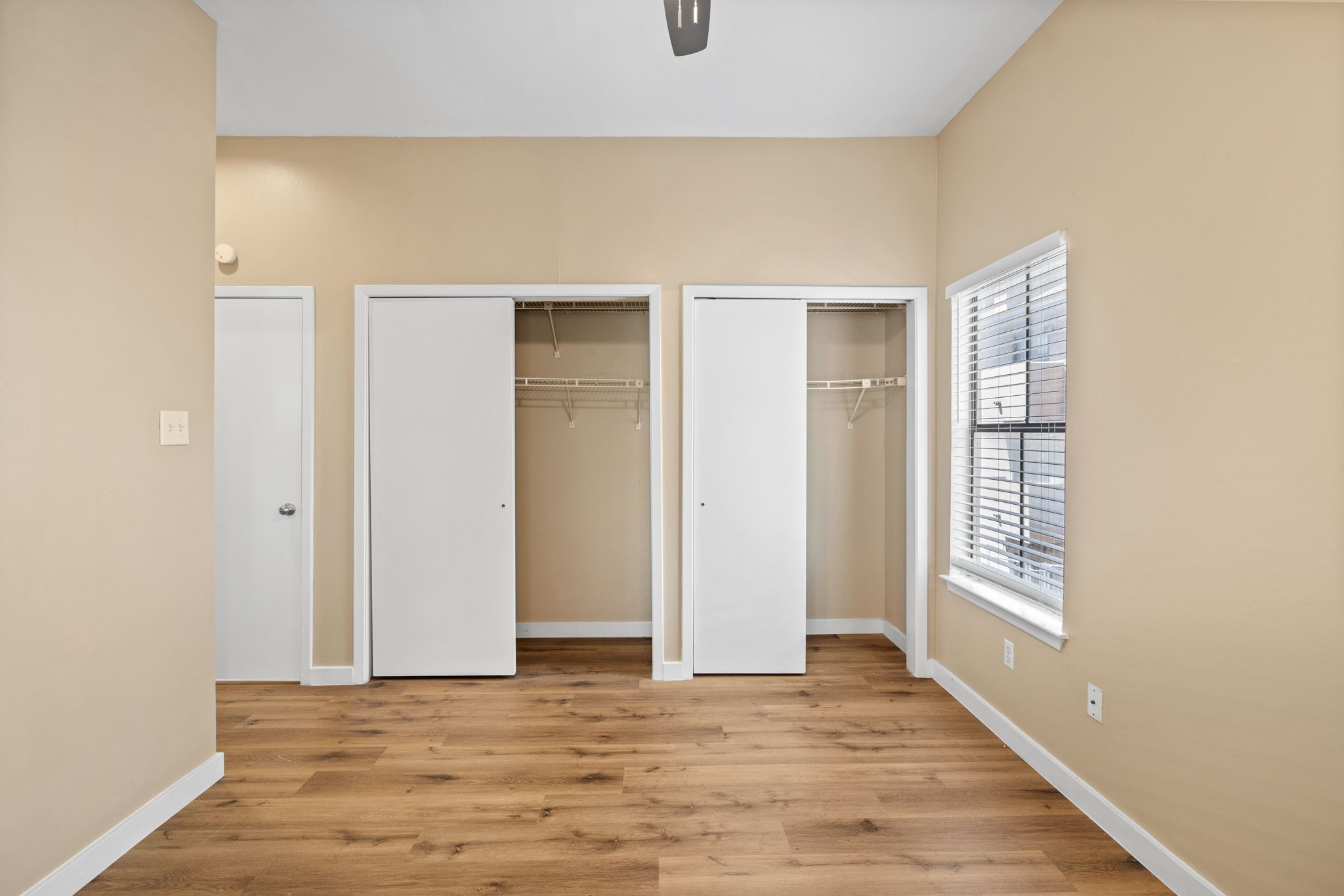 712 Graham Place, Unit 302 Austin, TX 78705 - Photo 28 of 30