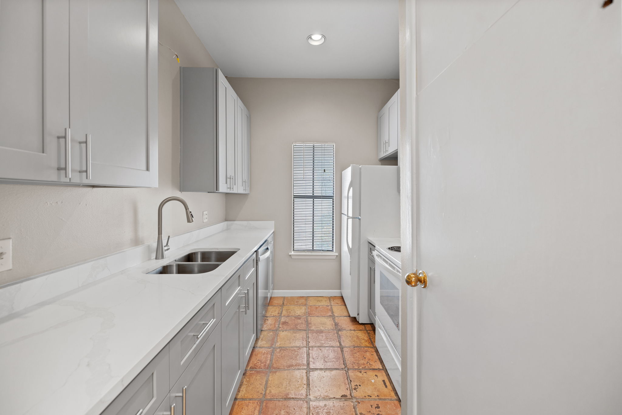 712 Graham Place, Unit 302 Austin, TX 78705 - Photo 9 of 30