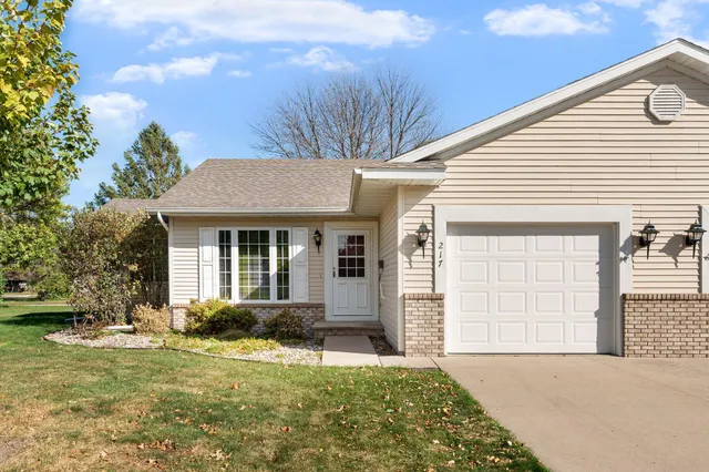 $229,000 | 217 11th Ave Court, Waseca, MN 56093
