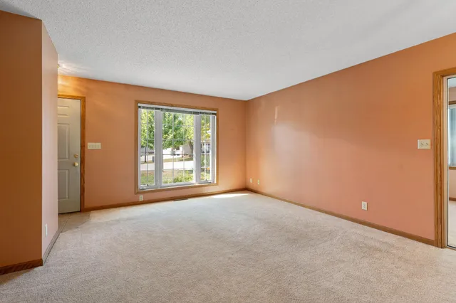 $229,000 | 217 11th Ave Court, Waseca, MN 56093