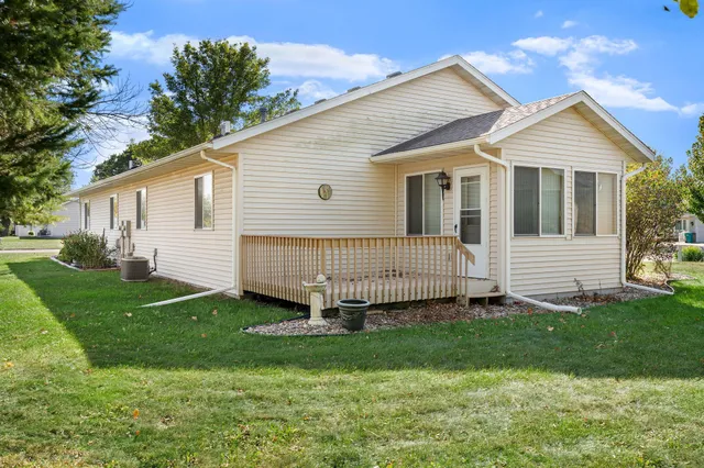 $229,000 | 217 11th Ave Court, Waseca, MN 56093