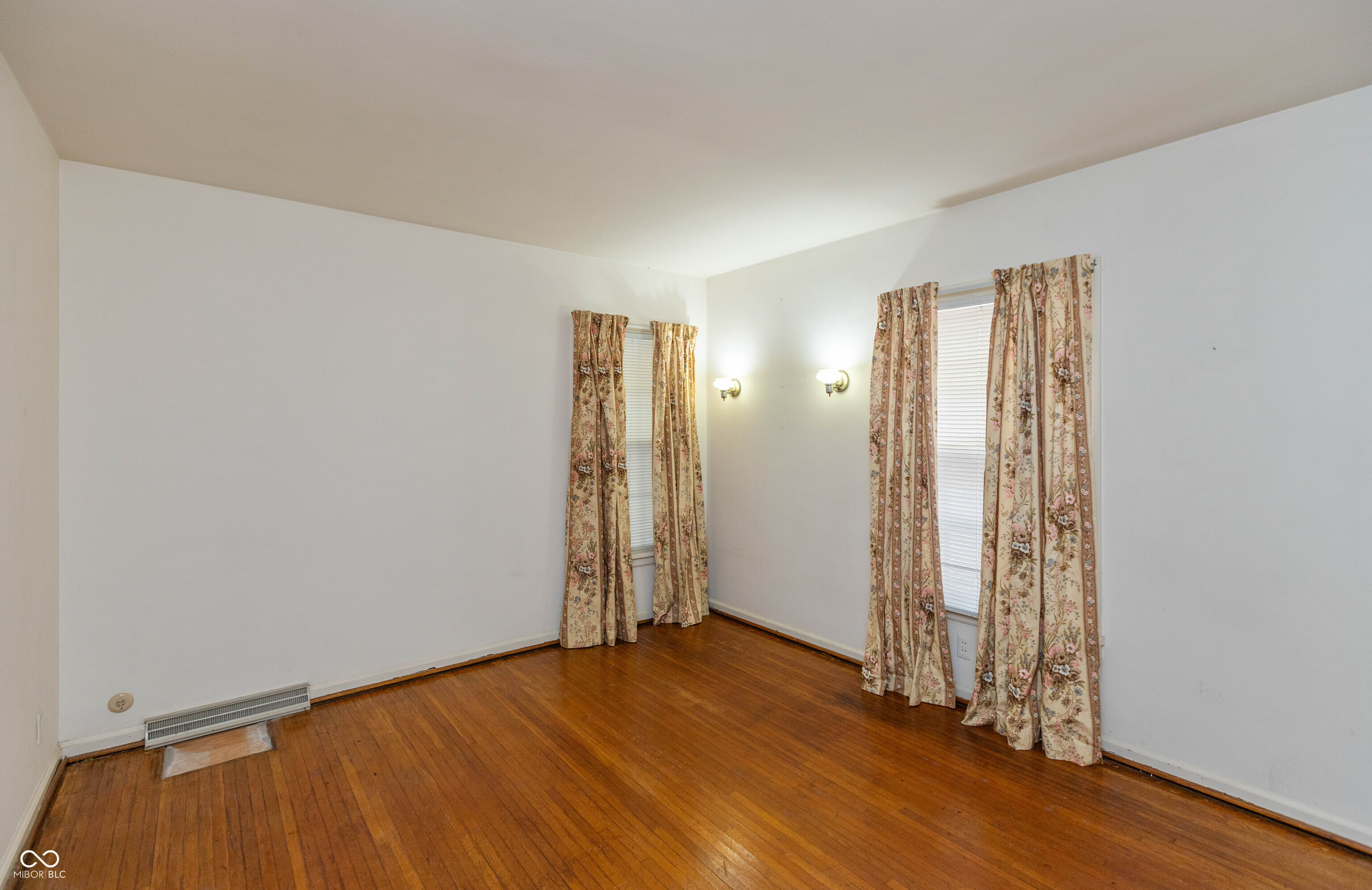 1403 16th Street Columbus, IN 47201 - Photo 14 of 25