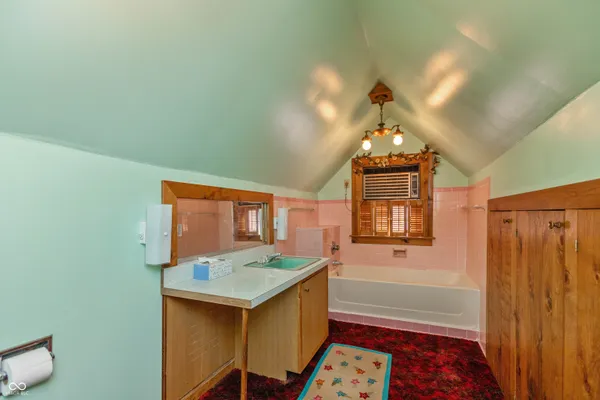 $218,900 | 1403 16th Street, Columbus, IN 47201