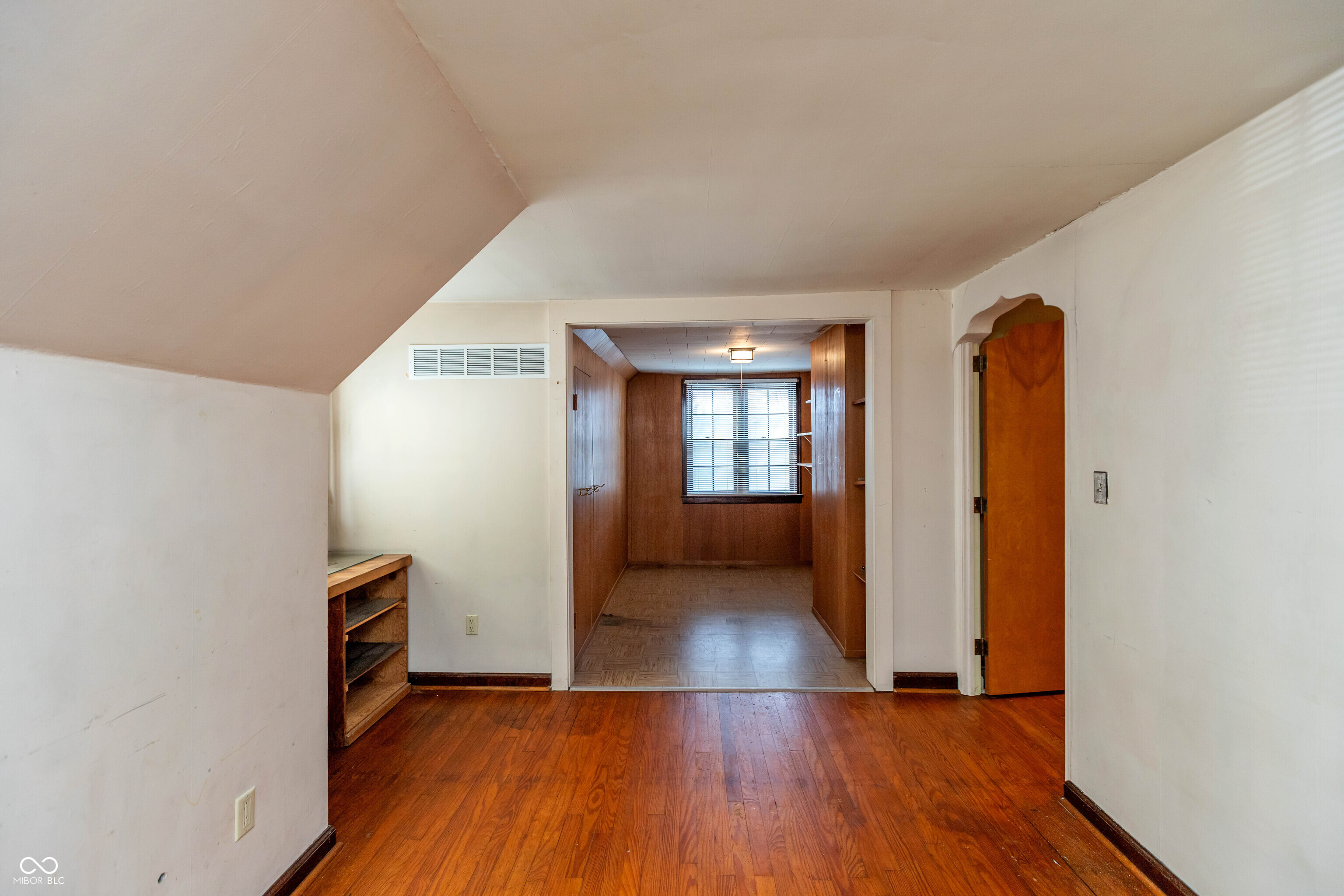 1403 16th Street Columbus, IN 47201 - Photo 22 of 25