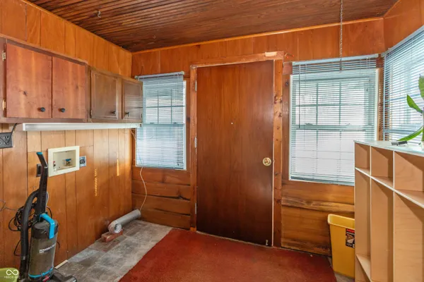 $218,900 | 1403 16th Street, Columbus, IN 47201