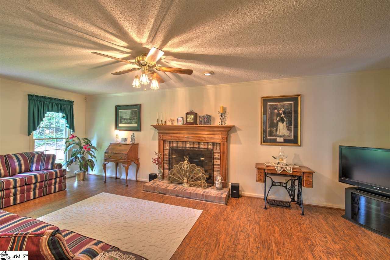 207 Beagle Run Easley, SC 29642 - Photo 11 of 36