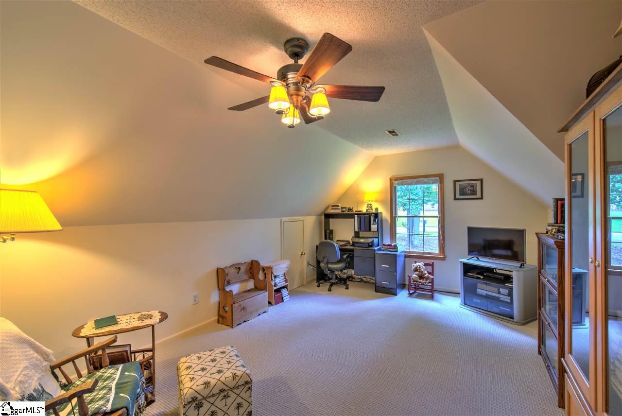 207 Beagle Run Easley, SC 29642 - Photo 28 of 36
