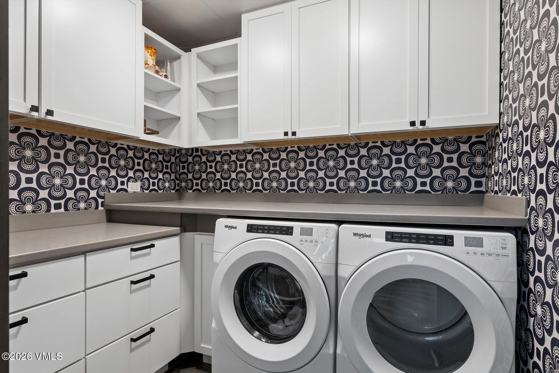 42 Riverfront Lane, Unit 508 Avon, CO 81620 - Photo 31 of 57 a close up view of washer and dryer