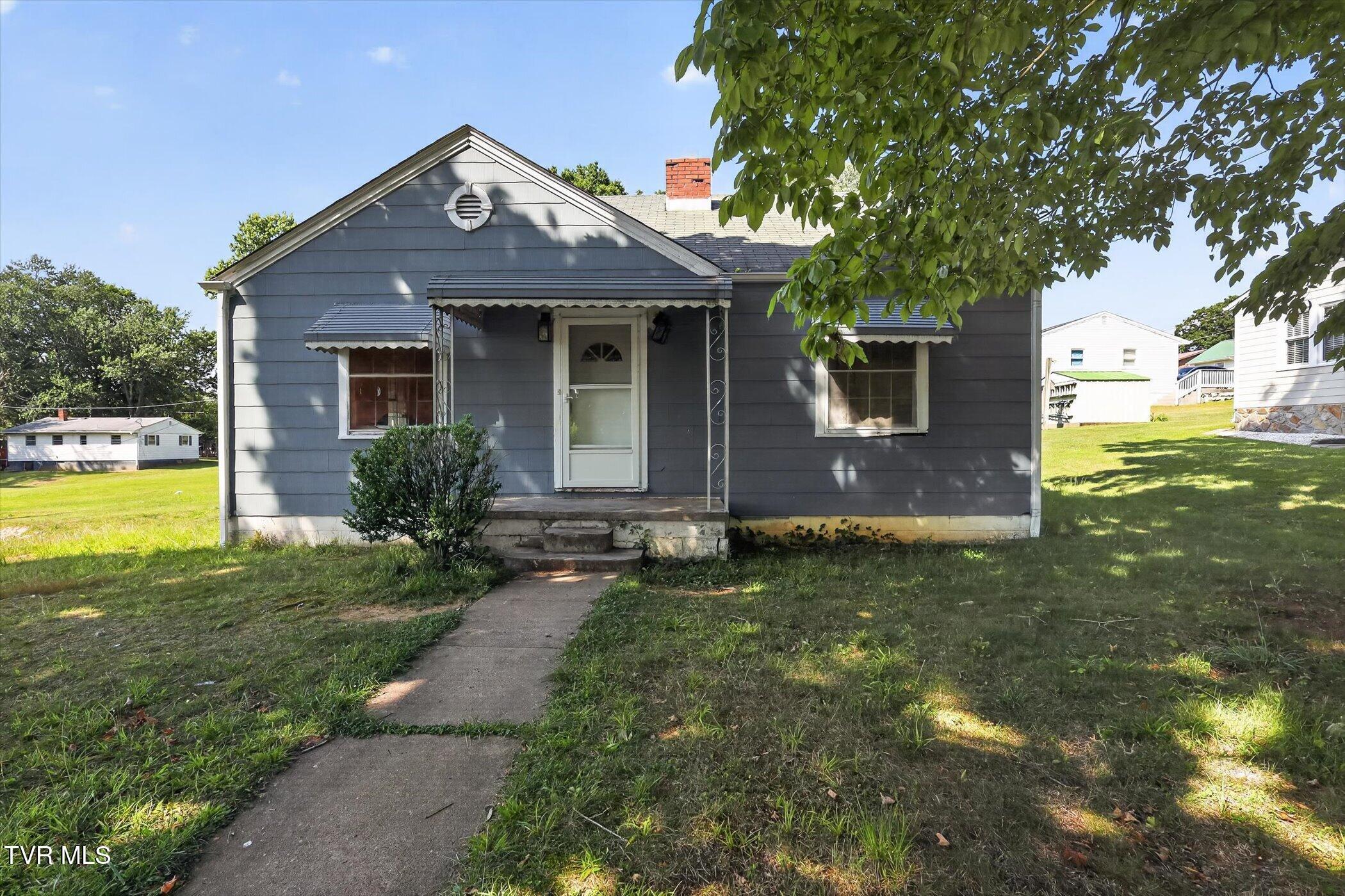 113 Ell Street Greeneville, TN 37743 - Photo 32 of 35 04-113-Ell-St-WindowStill-Photography
