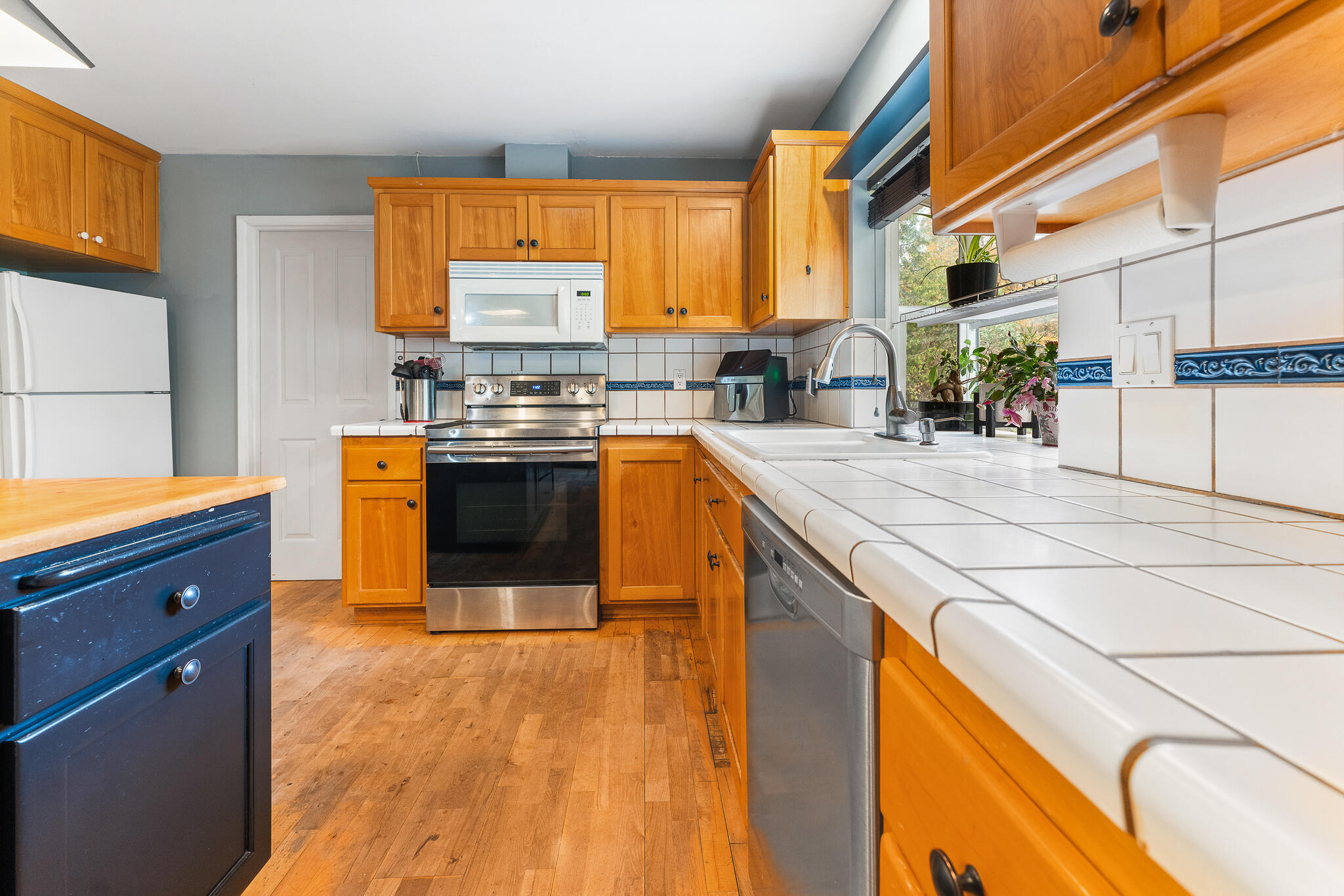2020 Robertson Bridge Road Grants Pass, OR 97526 - Photo 10 of 31 Copy of Kitchen4