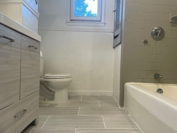 129 Baker Street Fall River, MA 02721 - Photo 11 of 19