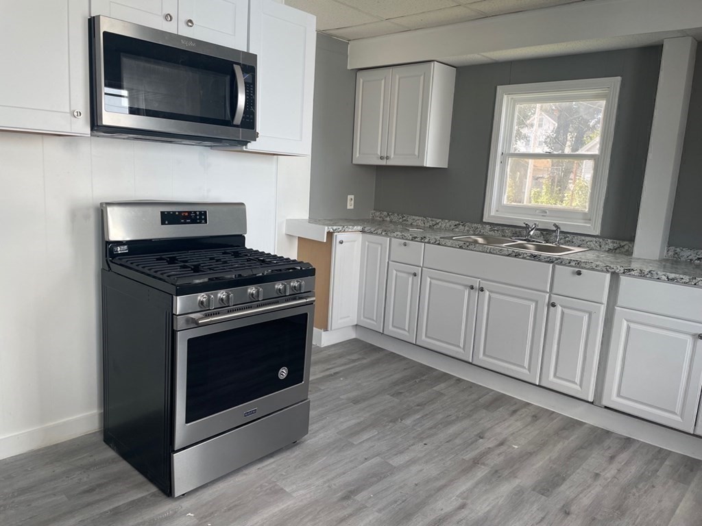 129 Baker Street Fall River, MA 02721 - Photo 12 of 19