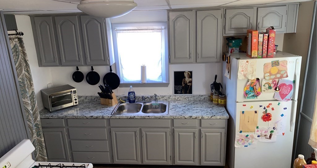 129 Baker Street Fall River, MA 02721 - Photo 18 of 19