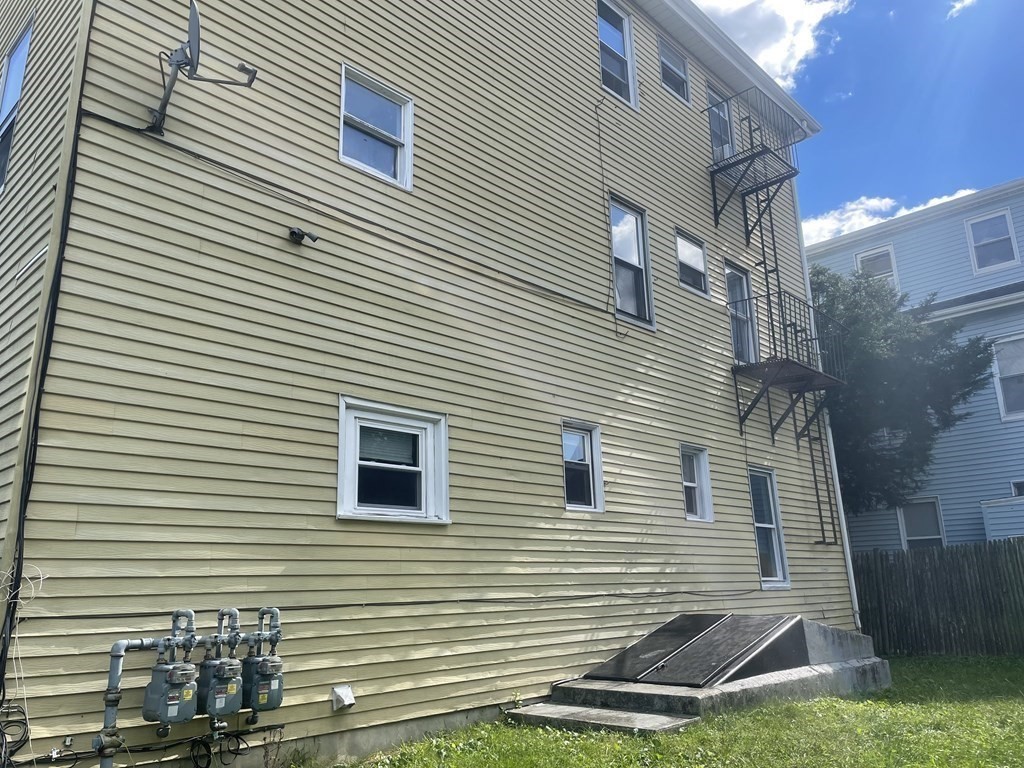 129 Baker Street Fall River, MA 02721 - Photo 3 of 19