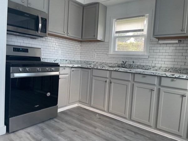 129 Baker Street Fall River, MA 02721 - Photo 5 of 19
