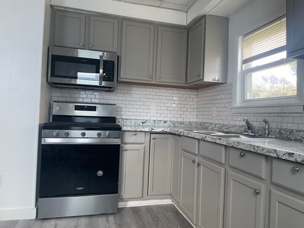129 Baker Street Fall River, MA 02721 - Photo 6 of 19