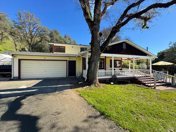 $830,000 | 1800-1810 Boonville Road, Ukiah, CA 95482