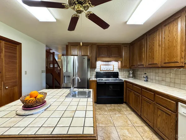 $830,000 | 1800-1810 Boonville Road, Ukiah, CA 95482