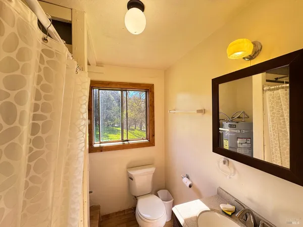 $830,000 | 1800-1810 Boonville Road, Ukiah, CA 95482