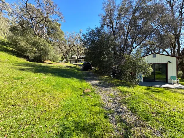 $830,000 | 1800-1810 Boonville Road, Ukiah, CA 95482