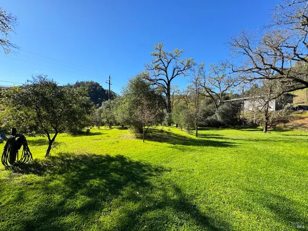 $830,000 | 1800-1810 Boonville Road, Ukiah, CA 95482