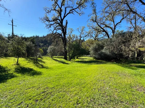 $830,000 | 1800-1810 Boonville Road, Ukiah, CA 95482