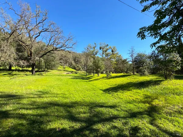 $830,000 | 1800-1810 Boonville Road, Ukiah, CA 95482