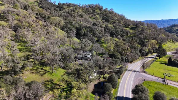 $830,000 | 1800-1810 Boonville Road, Ukiah, CA 95482