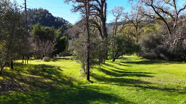 $830,000 | 1800-1810 Boonville Road, Ukiah, CA 95482