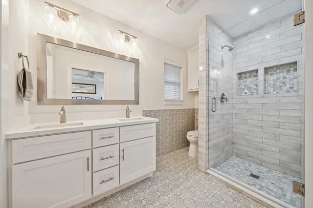 $814,000 | 6422 Waltway Drive, Houston, TX 77008