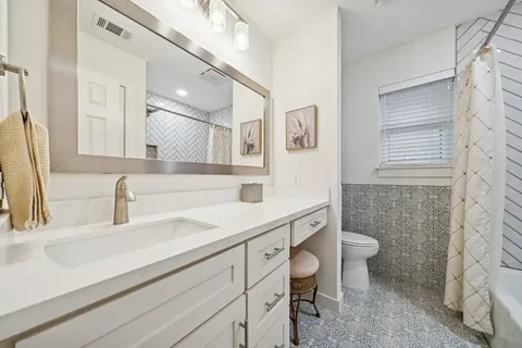 $750,000 | 6422 Waltway Drive, Houston, TX 77008