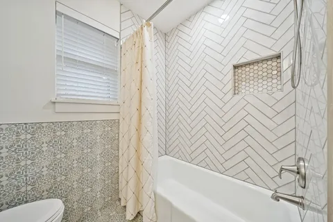 $750,000 | 6422 Waltway Drive, Houston, TX 77008