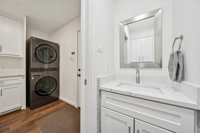 $814,000 | 6422 Waltway Drive, Houston, TX 77008