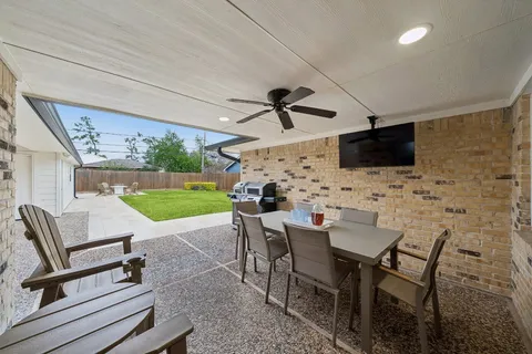 $750,000 | 6422 Waltway Drive, Houston, TX 77008