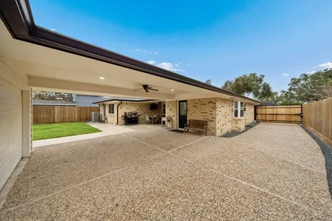 $750,000 | 6422 Waltway Drive, Houston, TX 77008