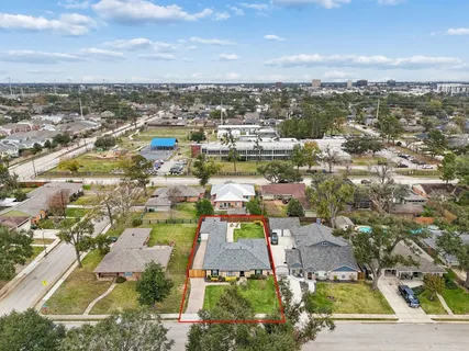 $750,000 | 6422 Waltway Drive, Houston, TX 77008