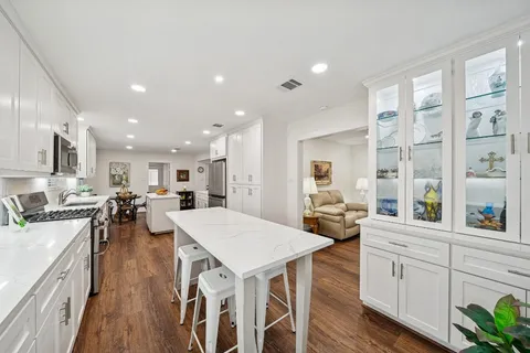 $750,000 | 6422 Waltway Drive, Houston, TX 77008