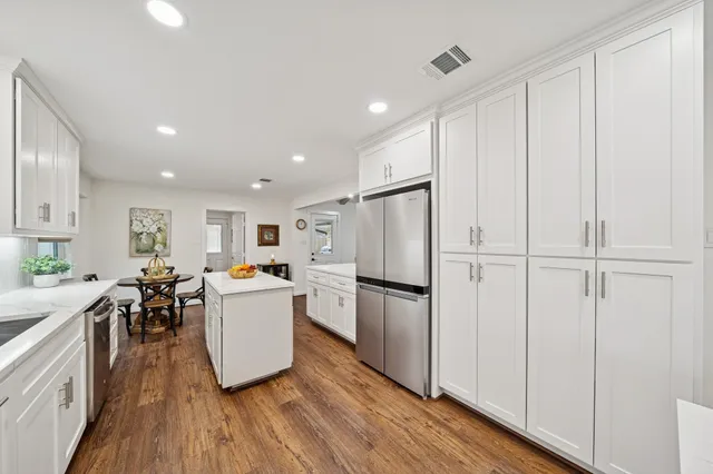 $814,000 | 6422 Waltway Drive, Houston, TX 77008