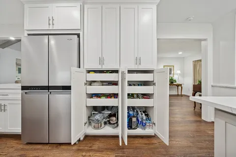 $750,000 | 6422 Waltway Drive, Houston, TX 77008